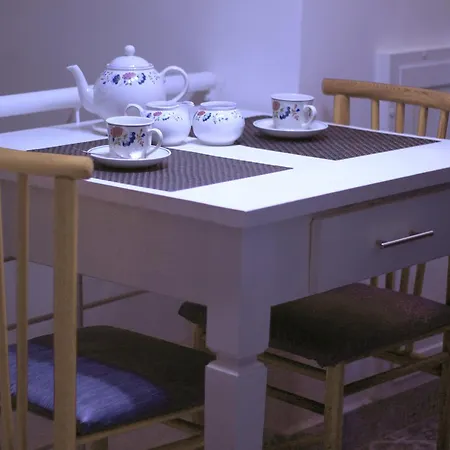 Door Eight Διαμέρισμα *