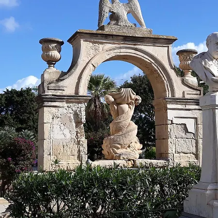 Door Eight * Floriana