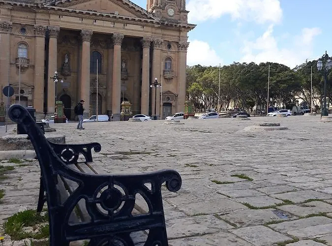 Door Eight アパート *