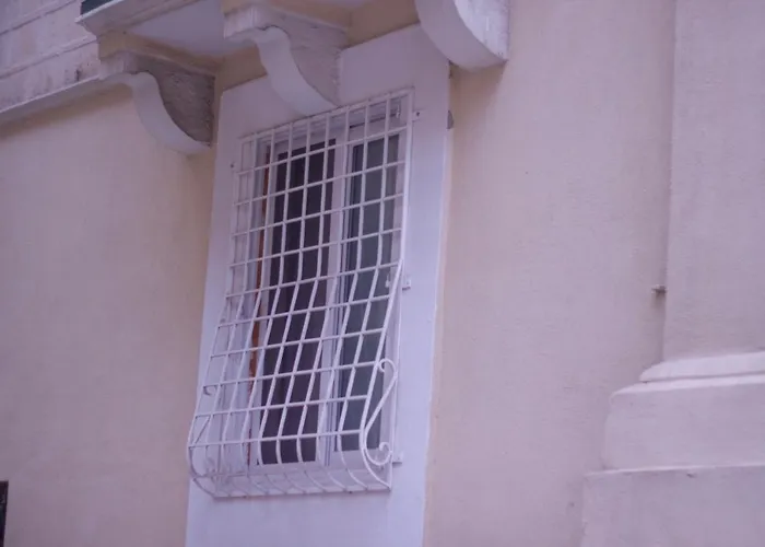 アパート Door Eight